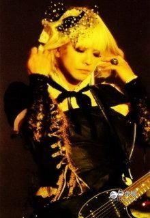 比女生还可爱？男性艺人们的女装