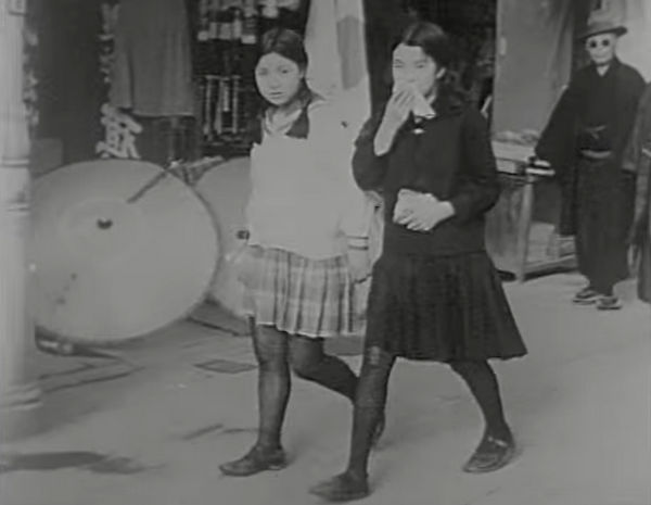 日本女高中生真的超神了，水手制服还能再战五百年