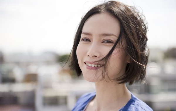 日本女星中谷美纪迎来41岁生日