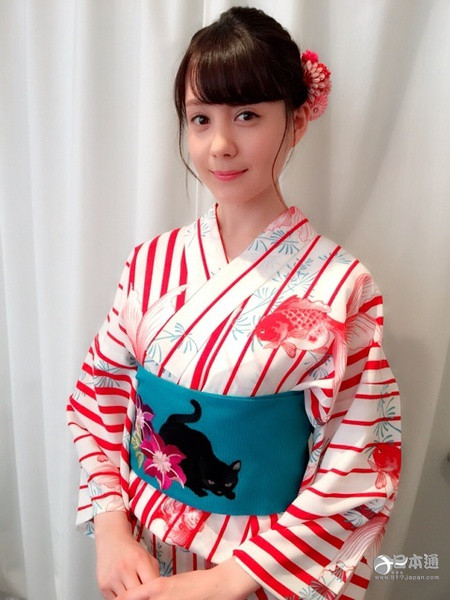 日本混血女星特林德尔•玲奈迎来25岁生日