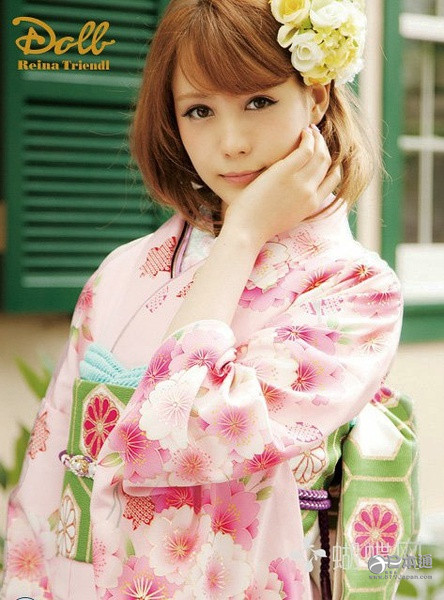 日本混血女星特林德尔•玲奈迎来25岁生日