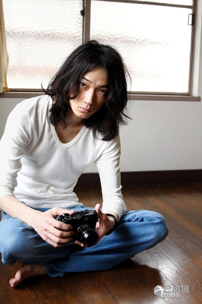 日本男星绫野刚迎来35岁生日 日本男星绫野刚迎来35岁生日