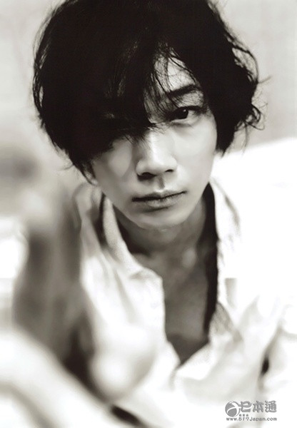 日本男星绫野刚迎来35岁生日 日本男星绫野刚迎来35岁生日