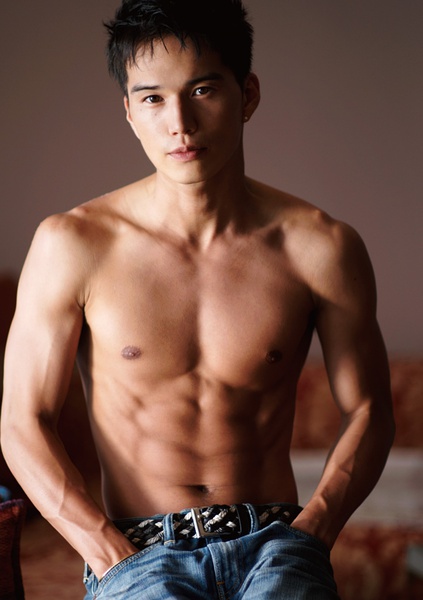 日本男星市原隼人迎来30岁生日