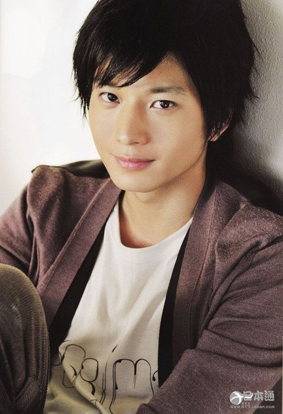 日本男星向井理迎来35岁生日