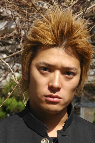 《大逃杀》里的杉村弘树,《热血高校》里的伊崎瞬以及电视剧《菜鸟总