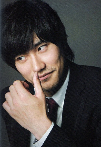 日本男演员松山研一迎来32岁生日