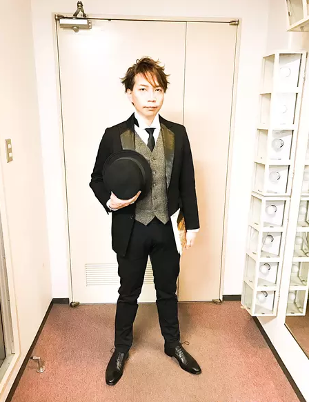 日本男性声优诹访部顺一迎来45岁生日