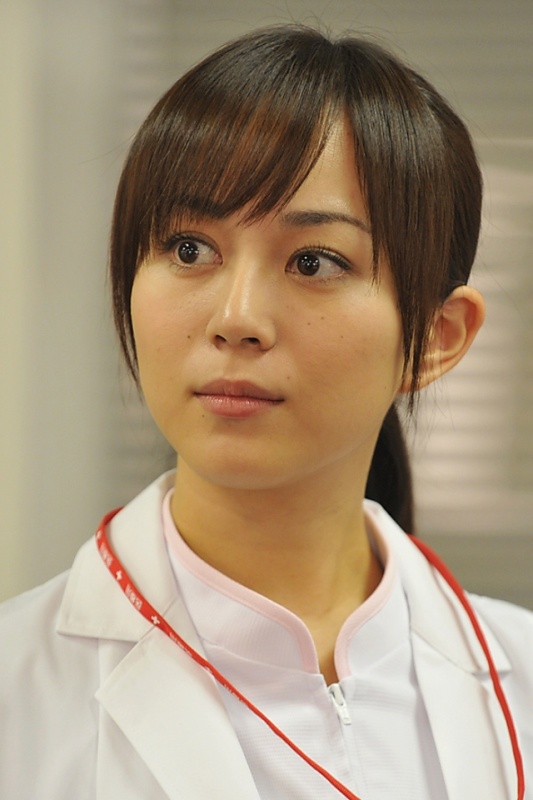 日本人气女演员比嘉爱未迎来31岁生日