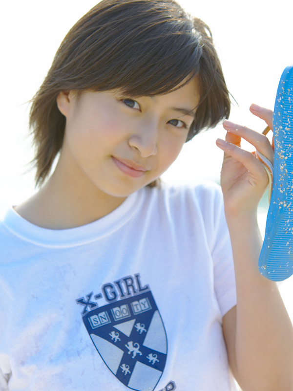 日本女演员南泽奈央迎来27岁生日