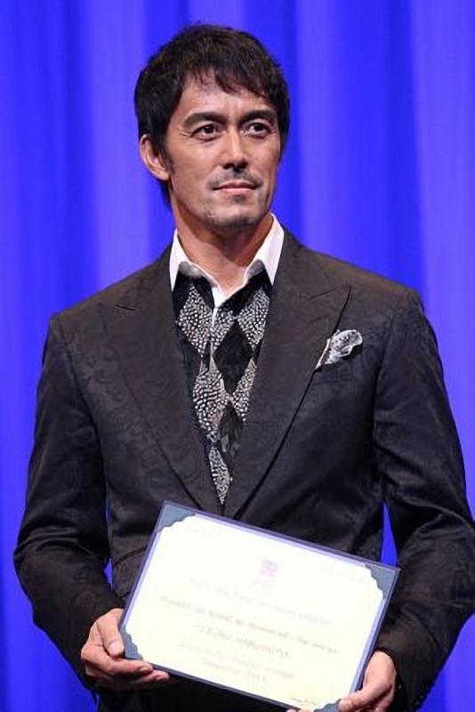 日本人气男演员阿部宽迎来53岁生日