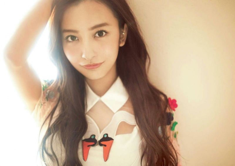 日本女星板野友美迎来26岁生日 日本女星板野友美迎来26岁生日