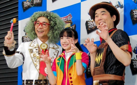 芦田爱菜展露笑颜 初登场舞台剧约有一万人聚集 芦田爱菜展露笑颜 初登场舞台剧约有一万人聚集