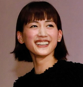 绫濑遥主演的电视剧《继母与女儿的蓝调》收视率连续两周超15％