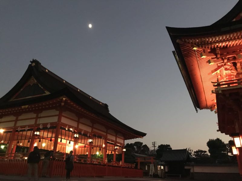 夜探玄秘京都伏见稻荷大社