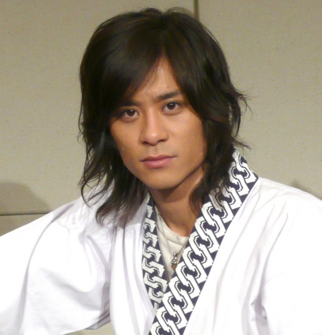 日本演员齐藤庆太在INS上宣布与普通女性结婚的消息