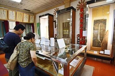 日本和歌山县那智大社展示天皇、太上皇相关宝物