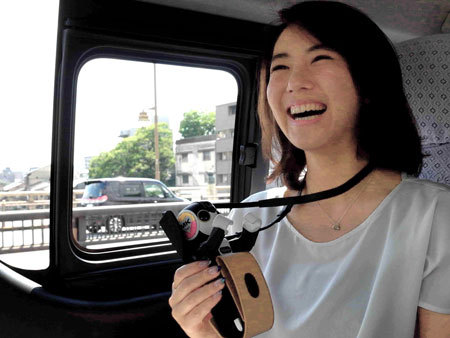 日本夏普移动式机器人“RoBoHon” 带你享受“RoBo之旅”