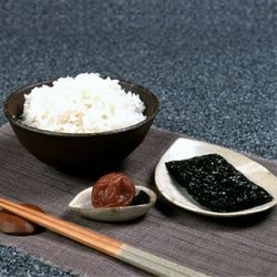 日本人：你认真吃早饭的样子，真美！
