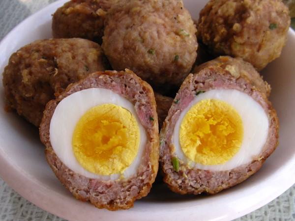 日本人：你认真吃早饭的样子，真美！