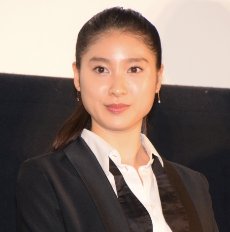 土屋太凤的帅气男装引起热烈讨论