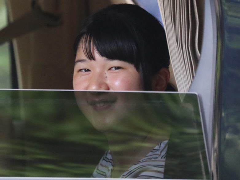 日本皇室爱子公主从英归国 展露笑颜表示“真的很开心！”