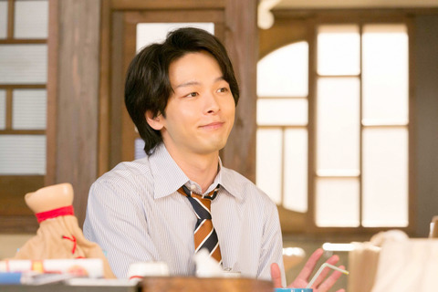 日剧《一半,蓝色》进入高潮 铃爱和律时隔2年再度交谈 日剧《一半,蓝色》进入高潮 铃爱和律时隔2年再度交谈