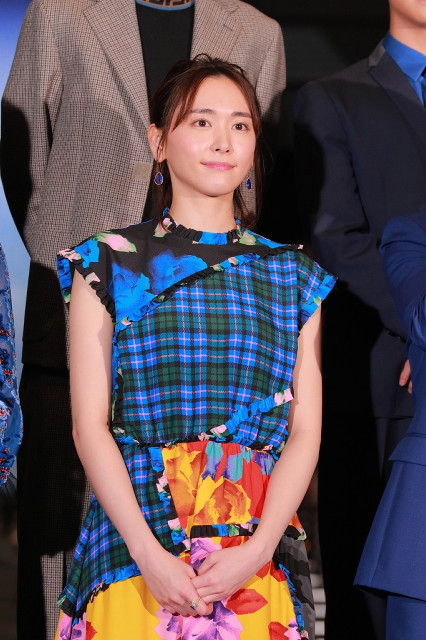 《无法成为野兽的我们》,是女演员新垣结衣(30岁)与编剧野木亚纪子(44