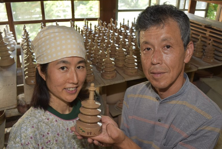 日本制陶师利用考古弃土复刻1100多个“百万塔”