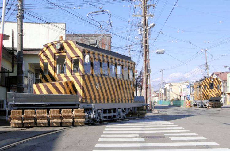 为预备入冬日本北海道除雪电车今年首次试运行