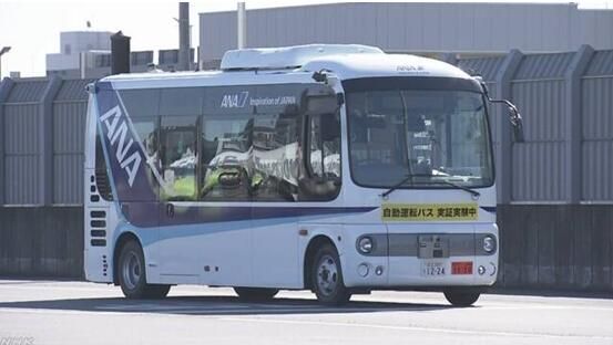 东京羽田机场内进行自动驾驶巴士的验证实验 东京羽田机场内进行自动驾驶巴士的验证实验