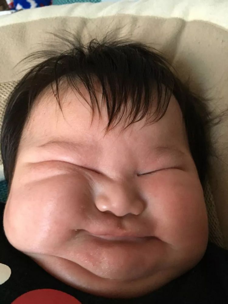 日推热门话题孩子的丑照大赛果然亲爸亲妈不分国界