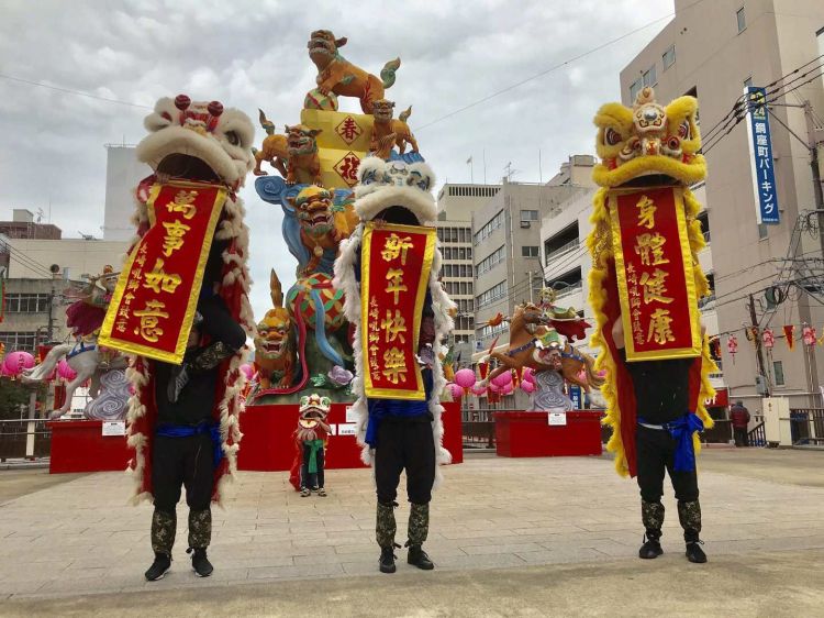 日本长崎灯会欢庆点灯 共祝中国新春