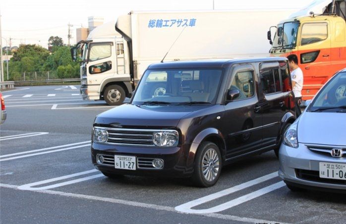 为什么许多日本卡车司机在停车休息时不关引擎？