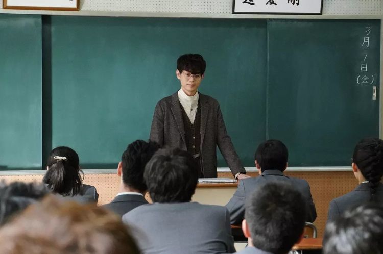 《3年A班》大热标识着电视界的希望与绝望——是敢于挑战，还是安全过河？