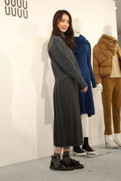 优衣库的新款，让我想起了《监狱风云》里的周润发...