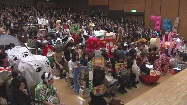 cosplay参加毕业典礼，金泽美术工艺大学 