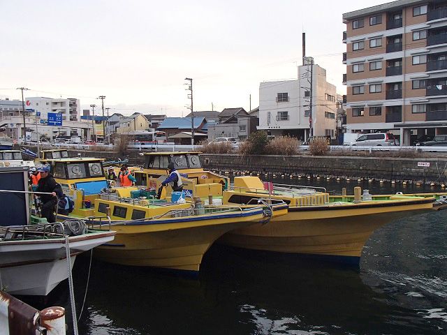 神奈川观音崎近海——用铅制的小鱼迷惑“大海的匪徒”鰆鱼! 