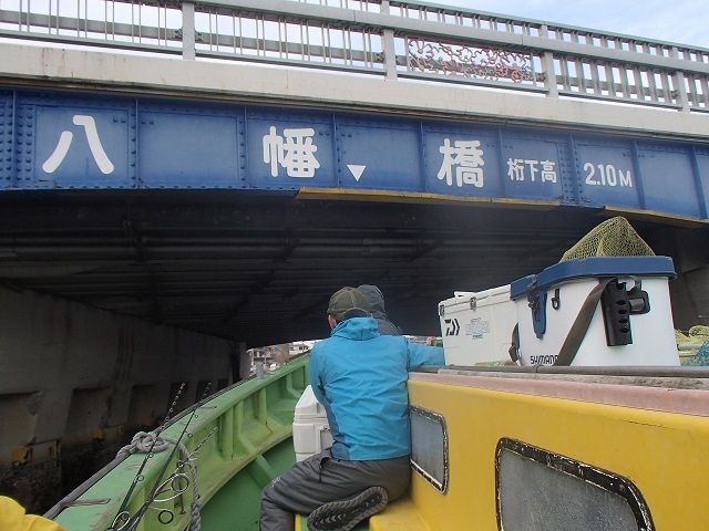 神奈川观音崎近海——用铅制的小鱼迷惑“大海的匪徒”鰆鱼! 神奈川观音崎近海——用铅制的小鱼迷惑“大海的匪徒”鰆鱼!