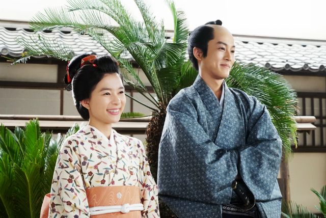 电影《瞌睡的磐音》公开剧照  木村文乃、芳根京子形象曝光