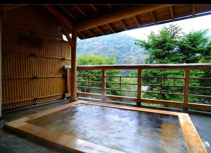 为什么日本泡温泉不能穿泳衣男女混浴真的有人去吗