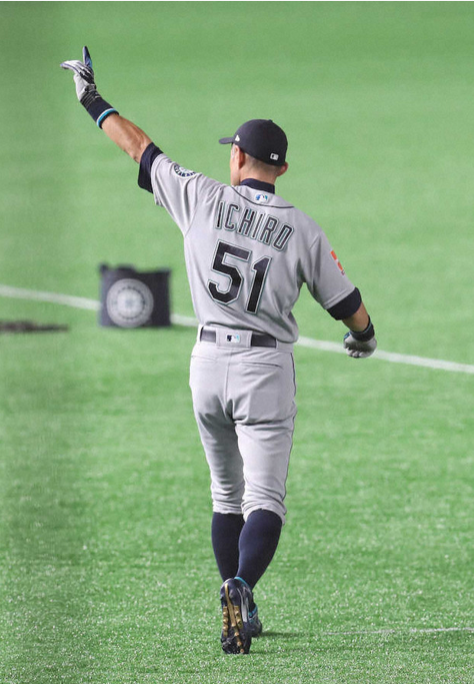 日本棒球之神铃木一朗宣布退休