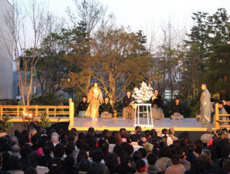 银座“GINZA SIX”薪能公演 向世界宣传日本的传统艺术