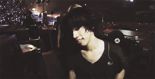 “不愧是羽生结弦喜欢的乐队啊” “不愧是羽生结弦喜欢的乐队啊”