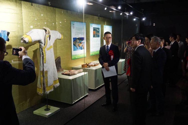 “多彩草原 呼伦贝尔民俗文物展”在长崎孔子庙中国历代博物馆盛大开幕