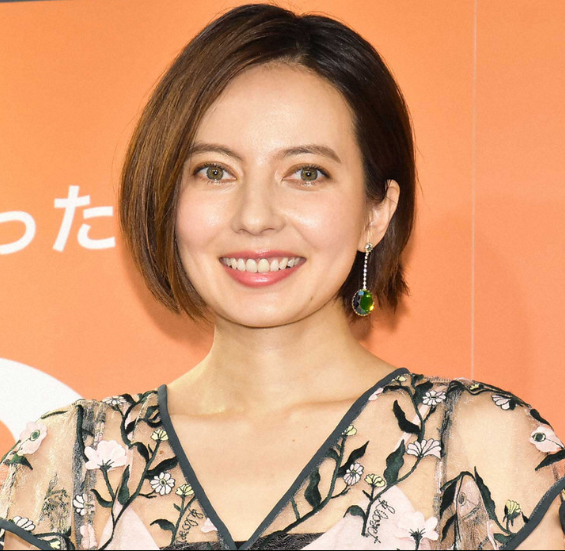 日本艺人becky公布新婚消息后选出3位嘴快艺人