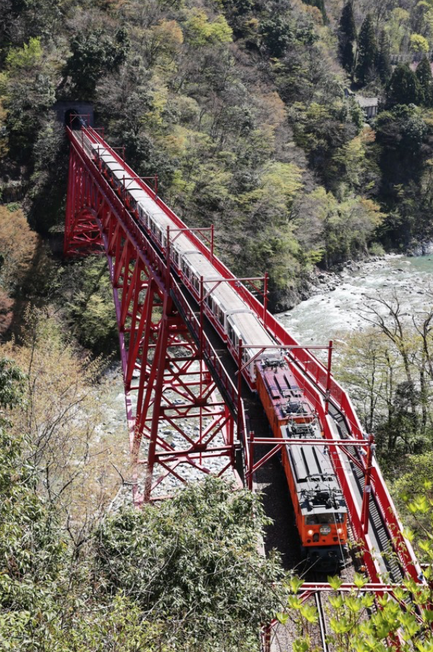 日本10大轨道列车——一场绝景震撼之旅