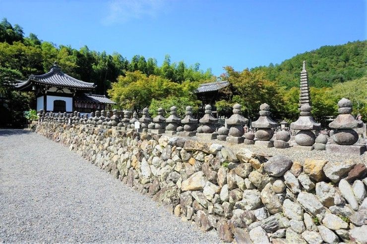 佛塔八千，京都奥嵯峨野“化野念佛寺”