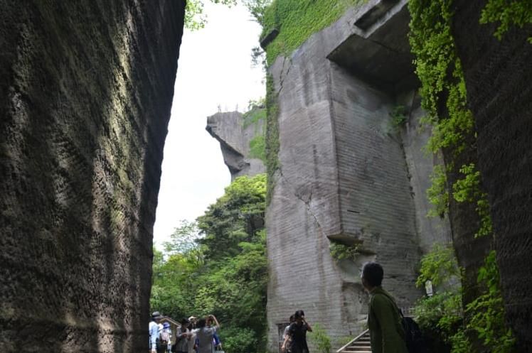 游访千叶县锯山的“地狱窥视”“拉普达之墙”，尽情享受金谷美景
