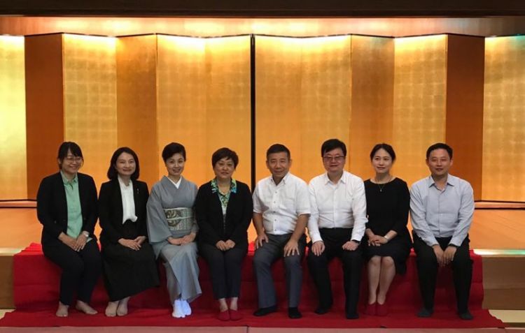上海市海外联谊会代表团访日缅怀周恩来总理